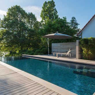 Εξωραϊσμένη πισίνα