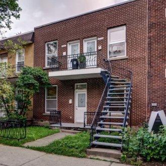 Βεράντα από σφυρήλατο σίδερο