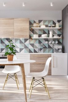 Κουζίνα 7 τ.μ. φωτεινή