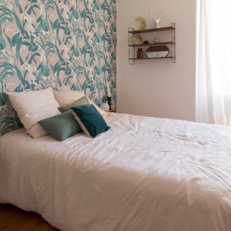 Floral ταπετσαρία στο υπνοδωμάτιο