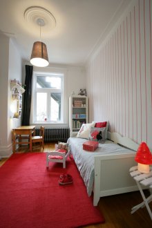 Ριγέ ταπετσαρία στο φυτώριο