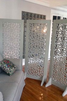Màn hình openwork trong phòng khách