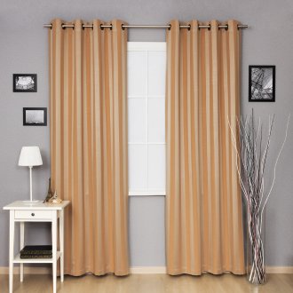 Κρέμα μονόχρωμες κουρτίνες σε κάθετες λωρίδες