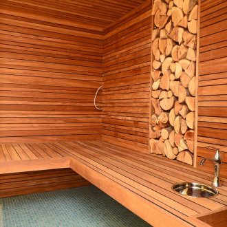 Εσωτερικό λουτρό οικολογικού στιλ