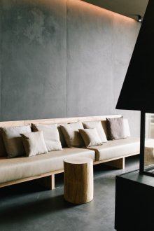 Εσωτερικό της αίθουσας χαλάρωσης λουτρών