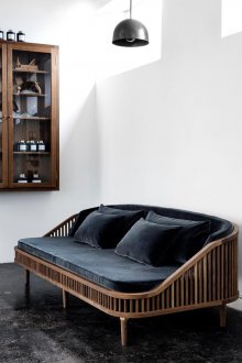 Καφέ Ταπετσαρισμένα Έπιπλα