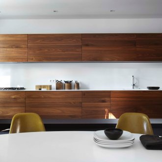 Μινιμαλιστικά καφέ έπιπλα