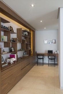 Καφέ τοίχο στο καθιστικό