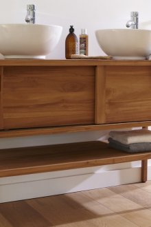 Καφέ έπιπλα μπάνιου