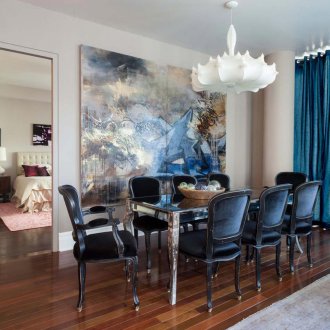 Τραπεζαρία με γυάλινη κορυφή