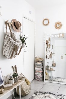 Κάτοπτρα στο διάδρομο