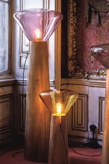 Ασυνήθιστα ξύλινα αγγεία δαπέδου με λάμπες