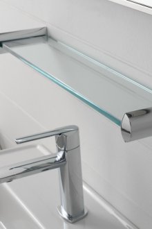 Γυάλινα ράφια σε μεταλλικά στηρίγματα