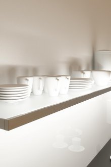 Γυάλινα ράφια στην κουζίνα