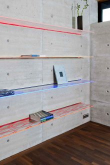 Φωτιστικά γυάλινα ράφια