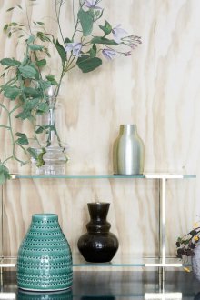 Ντουλάπι με ράφι από γυαλί