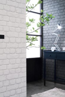 Πρώτη ταπετσαρία τούβλου