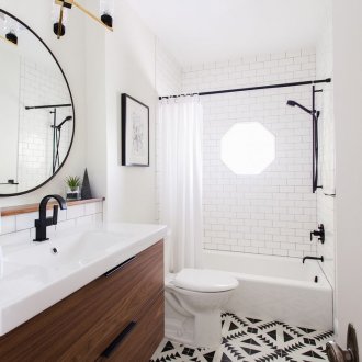 Μπάνιο 9 τ.μ. m σε μονόχρωμη σχεδίαση