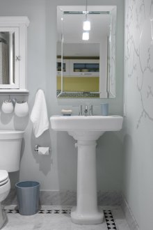 Μπάνιο 9 τ.μ. m με ταπετσαρία