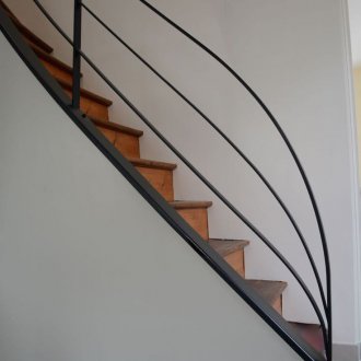 Μινιμαλιστικά κιγκλιδώματα σκαλοπατιών