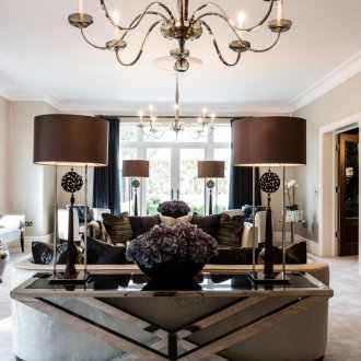 Ασημένια βάζα στο εσωτερικό του Art Nouveau