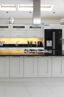 Η θέση του ψυγείου στην κουζίνα στο σπίτι