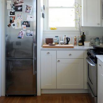 Η θέση ενός μικρού ψυγείου στην κουζίνα