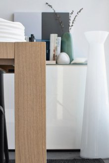 Λευκό βάζο δαπέδου