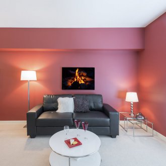 Ροζ ζωγραφισμένοι τοίχοι στο εσωτερικό