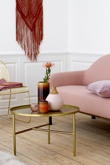 Ροζ έπιπλα στο εσωτερικό