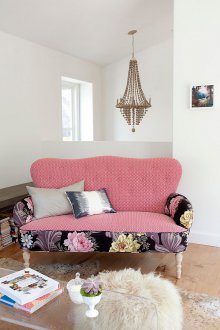 Ροζ ταπετσαρίες καναπέδων