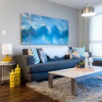 Κίτρινο βάζο δαπέδου