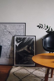 Φωτογραφίες στο πάτωμα στο εσωτερικό