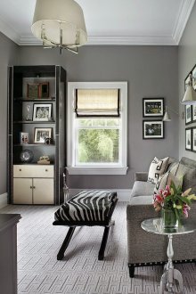 Φωτογραφίες σε σκοτεινό πλαίσιο στο εσωτερικό