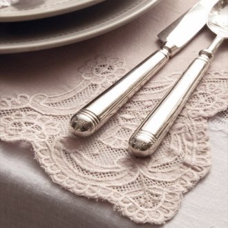 Επιτραπέζια δαντέλα