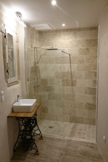 Design antic de tavă de duș în stil de duș