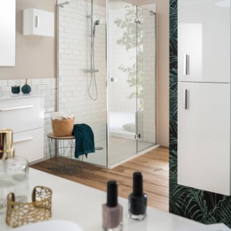 Διαμέρισμα ντους σχεδιασμού στο διαμέρισμα