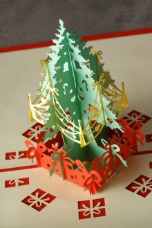 Χριστουγεννιάτικο δέντρο ανοιχτό