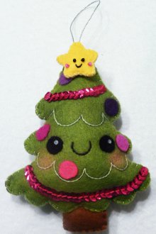 Χριστουγεννιάτικο δέντρο από τσόχα