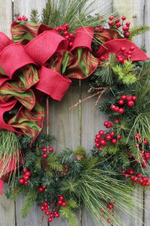 Χριστουγεννιάτικο στεφάνι πεύκου