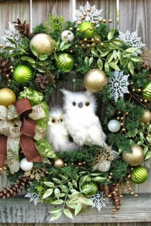 Χριστουγεννιάτικο στεφάνι με κουκουβάγια