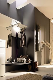 Κάθετο καθρέφτη στο διάδρομο