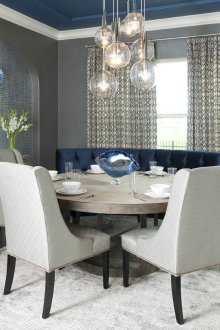 Μπλε οροφή στο σαλόνι