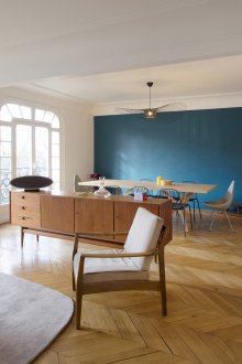 Ρετρό μπλε σαλόνι