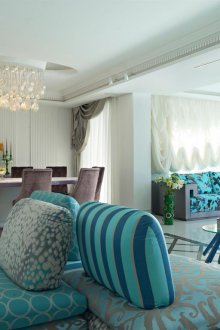 Μπλε υφάσματα στο σαλόνι