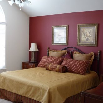 Αττική κρεβατοκάμαρα από μπορντό