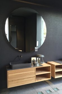 Μεγάλο καθρέφτη για μπάνιο