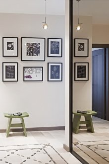 Μεγάλο καθρέφτη ντουλάπα στο διάδρομο