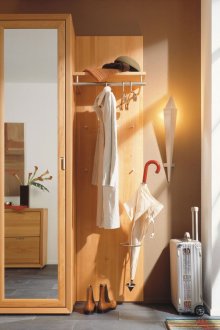 Πόρτα καθρέφτη στο διάδρομο