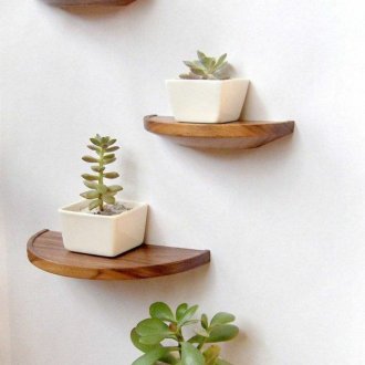 Διακοσμητικά ράφια στον τοίχο